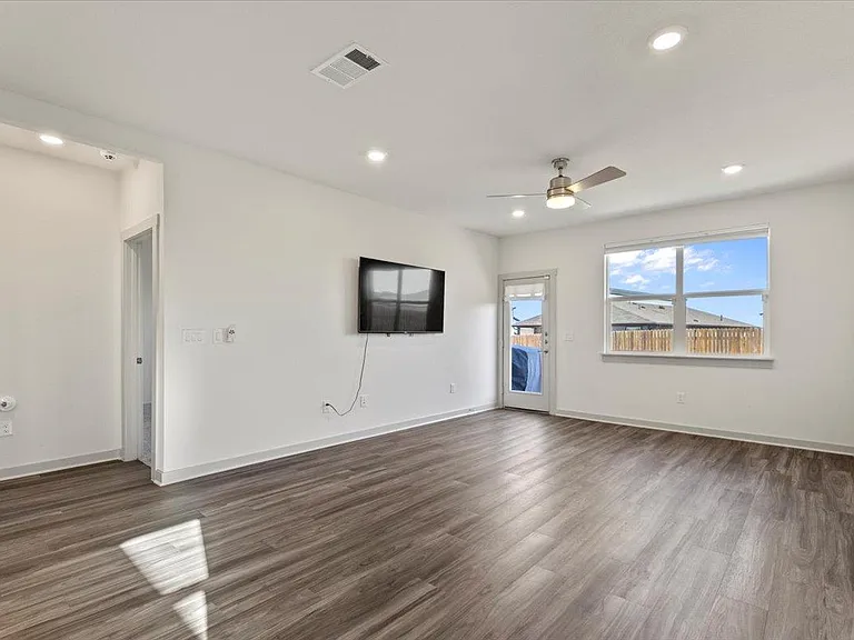 7704 Jacobean Way — Photo 12