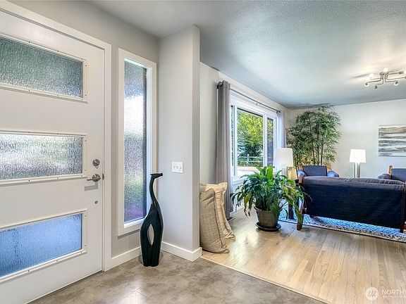 3rd image of 1250 Jewel Lane