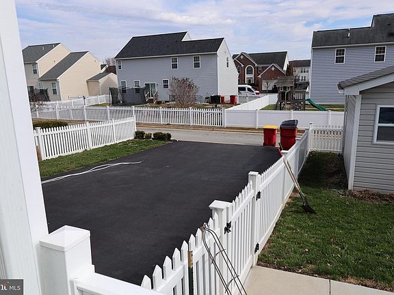 3rd image of 1224 N Fairfax Blvd