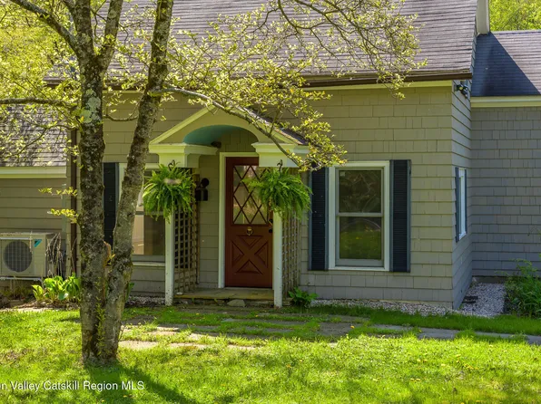 11351 State Rte 22, Austerlitz, NY 12017