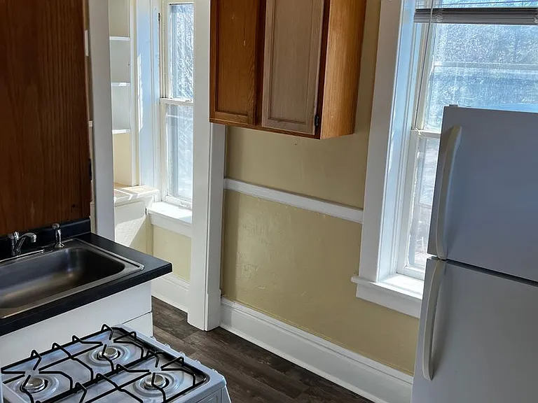 467 Herschel St. — Photo 25