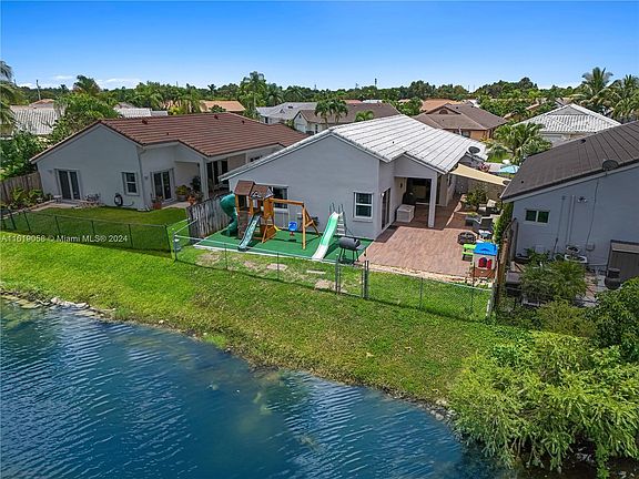 5th image of 15007 Brighton Ln