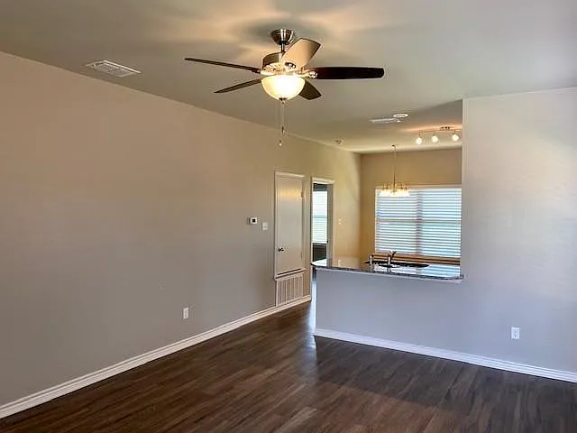 3 bed, 1258 sqft, $1,595 — Photo 3