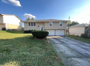 9723 Yates St, Omaha, NE 68134