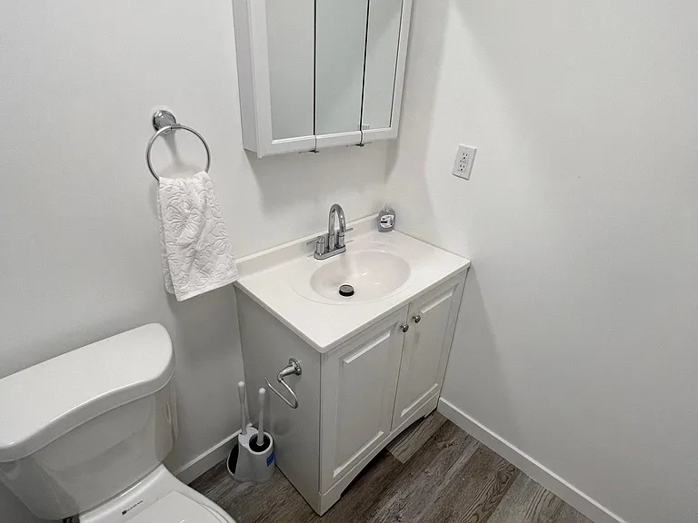 23259 Ingomar St — Photo 8
