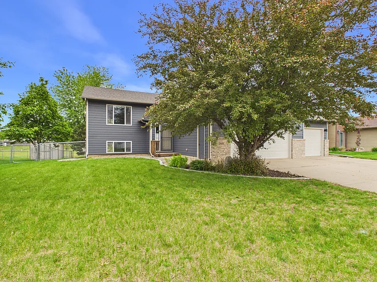 2505 N Vincent Ave — Photo 42