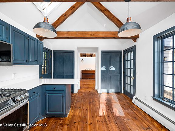 4th image of 57 Wildflower Hill