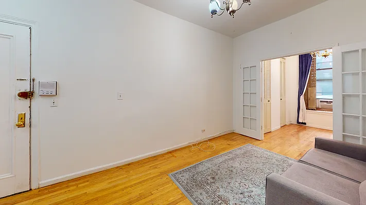 Rented by Bond New York | media 5