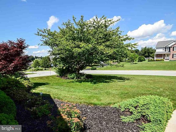 3rd image of 21 Berkshire Dr