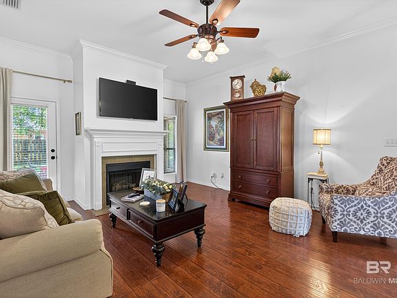 5th image of 260 Falls Creek St