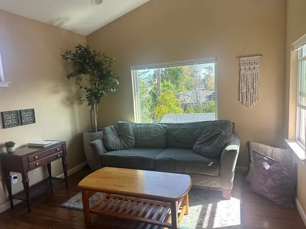 314 Moore St, Santa Cruz, CA 95060