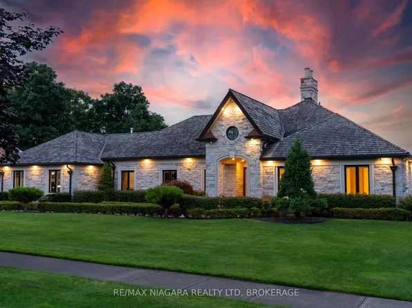 3551 Cardinal Dr, Niagara Falls, ON L2H 2Y1