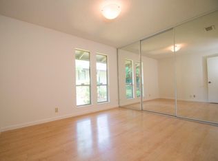 5490 Roundtree Dr APT B, Concord, CA 94521