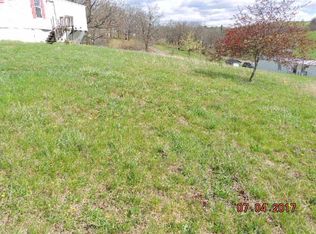 122 Firelight Ln, Max Meadows, VA 24360