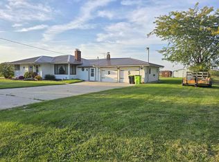 1695 E Almeda Beach Rd, Pinconning, MI 48650