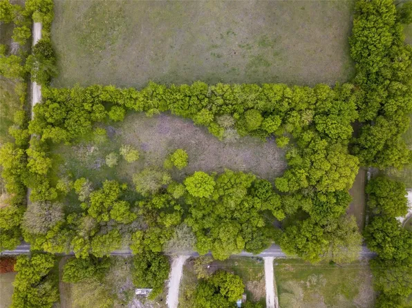 500 E Meadows St, Saint Jo, TX 76265