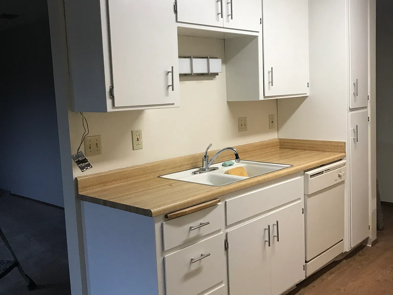 2 bed, 900 sqft, $1,400 — Photo 2