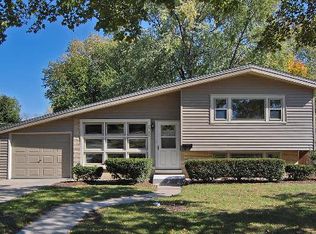 2705 S Craig Dr, Des Plaines, IL 60018