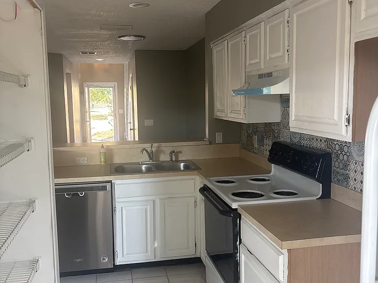 143 Saltwind Cir — Photo 8