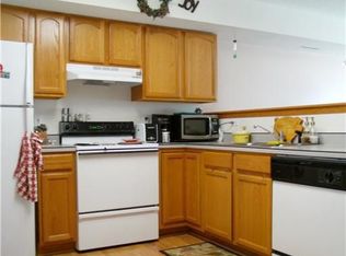 4005 Westover Rd SE APT B, Cedar Rapids, IA 52403