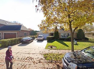 4511 Davis St, Skokie, IL 60076