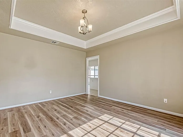 2478 Woodbury St — Photo 1