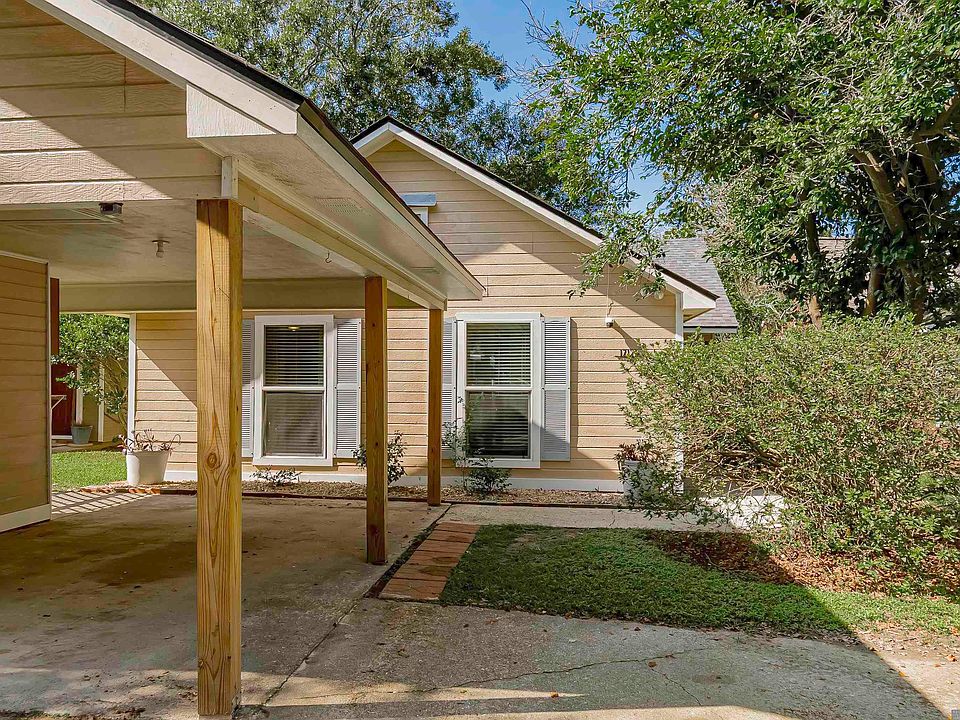 1st image of 17121 Willow Oak Aly