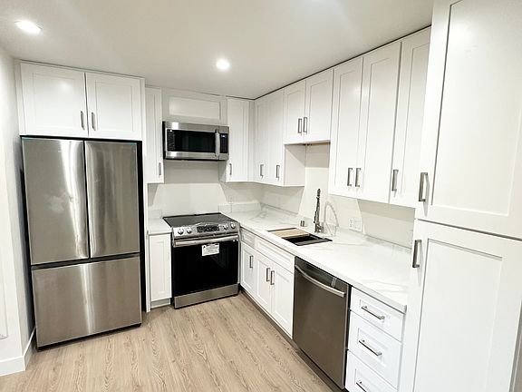 Newly Remodeled Kitchen