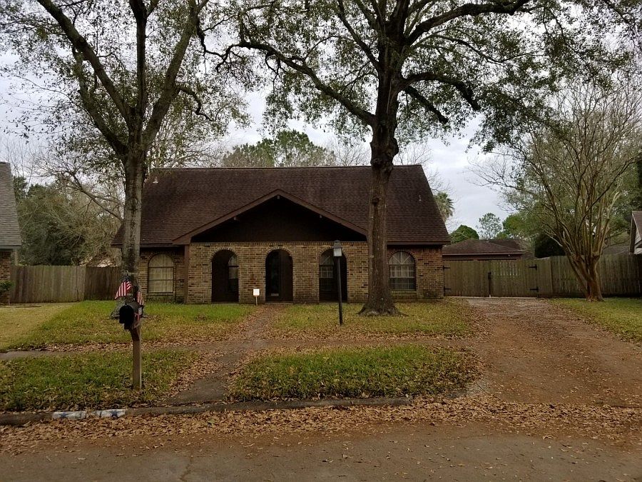 1st image of 3131 Apple Dr