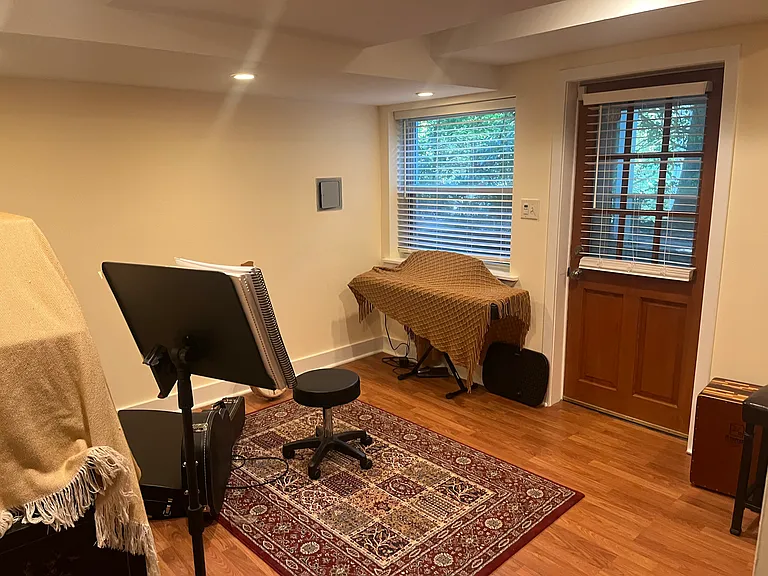 8010 Maple Ave — Photo 25
