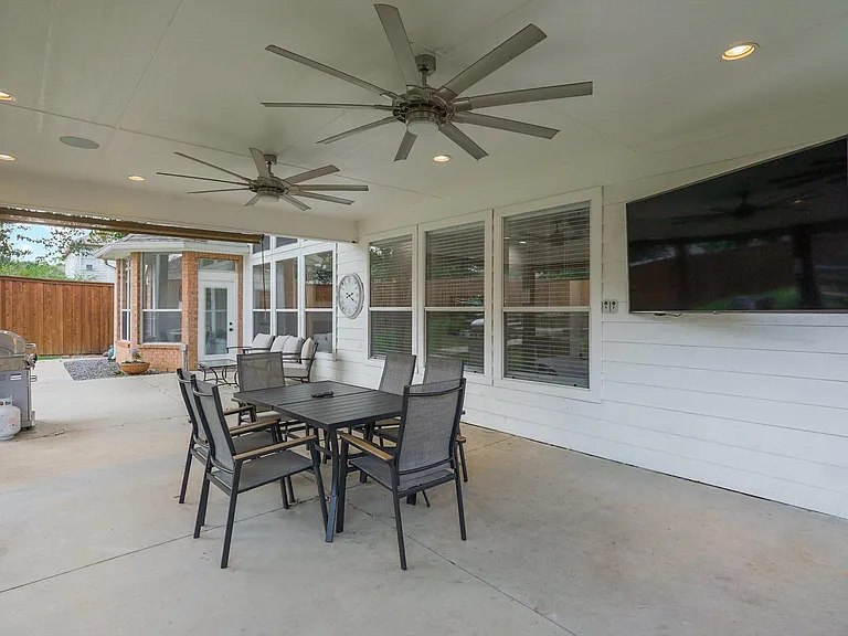 2313 Kingsley Dr — Photo 37