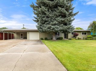222 Dawn St, Eagle, ID 83616