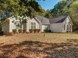 88 Lovers Ln, Branson West, MO 65737