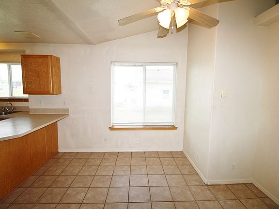 4th image of 2819 E Chasewood Dr