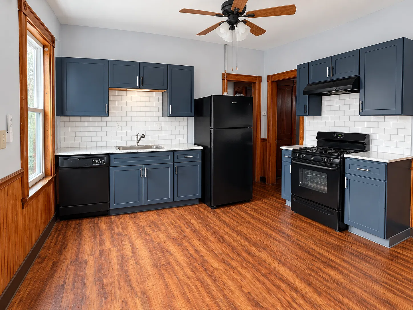 3 bed, 1000 sqft, $3,600 — Photo 4