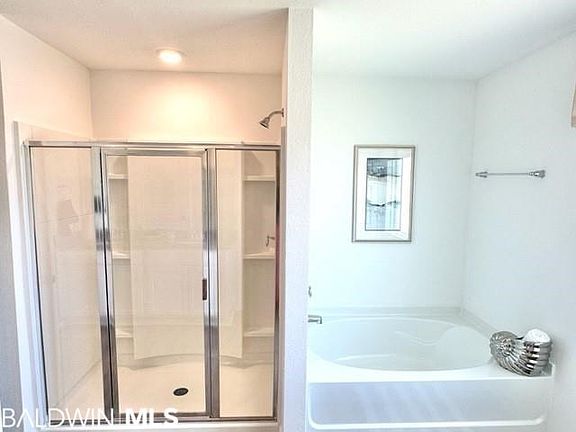 4th image of 451 Preston Way