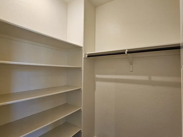 8013 Avanti Dr — Photo 24