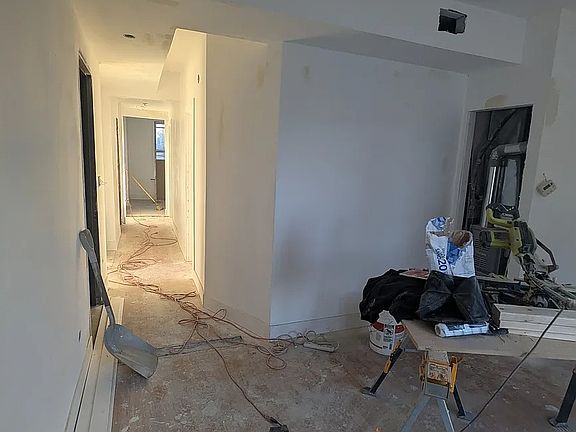 3rd image of 1945 W Augusta Blvd Unit 3