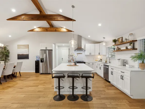 817 N Dove Rd, Grapevine, TX 76051