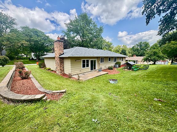 3rd image of 314 Oakview Dr