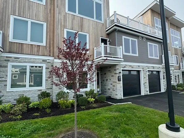 48 Vantage Point Dr #2, Laconia, NH 03246