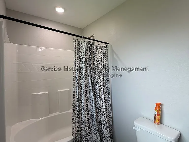 5553 Riviera Dr — Photo 20