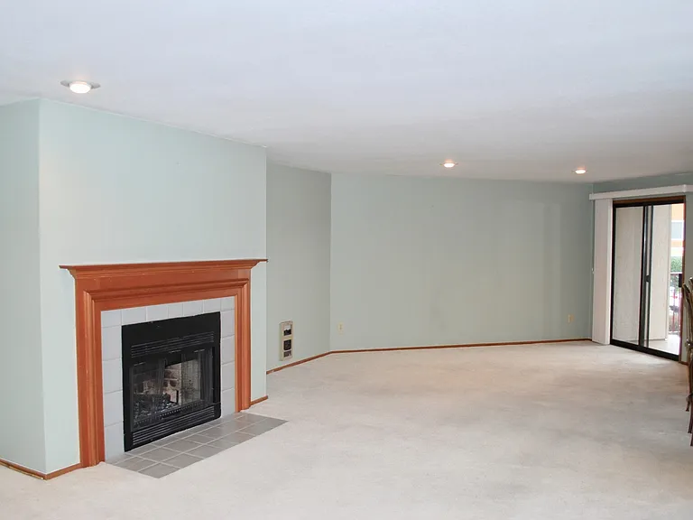 9910 NE 119th St #202 — Photo 3
