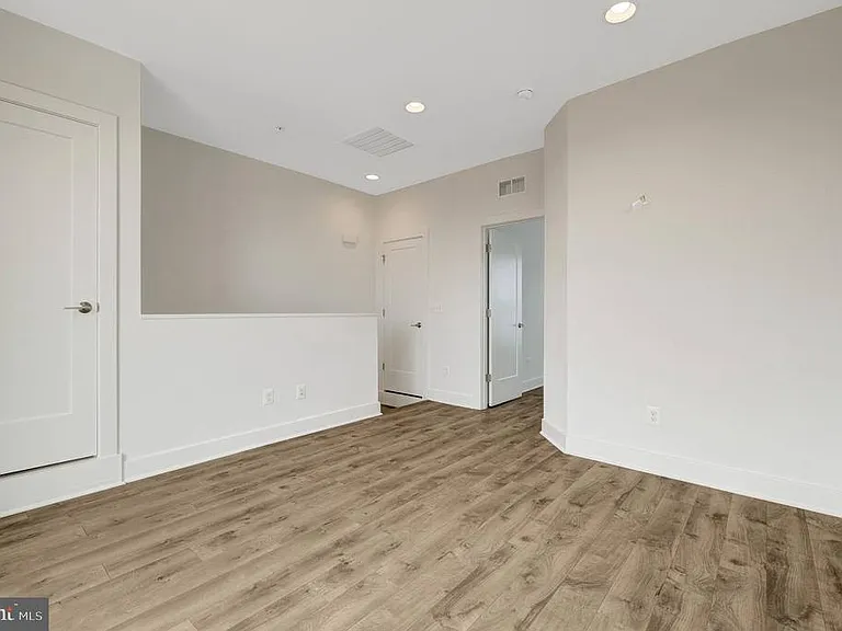 11247 Beaker St — Photo 29