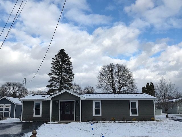 1st image of 104 Lee Ave