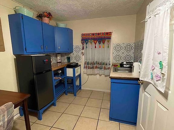 3rd image of 475 Brentwood Dr #2