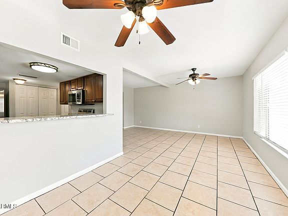 4th image of 3819 W MERCER Lane