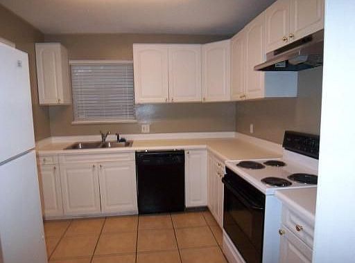 2nd image of 119 Wen Mar Ave
