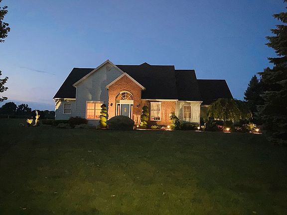 3rd image of 1419 Lake Bluff Dr