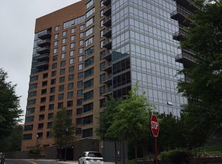 2001 15th St N APT 816, Arlington, VA 22201